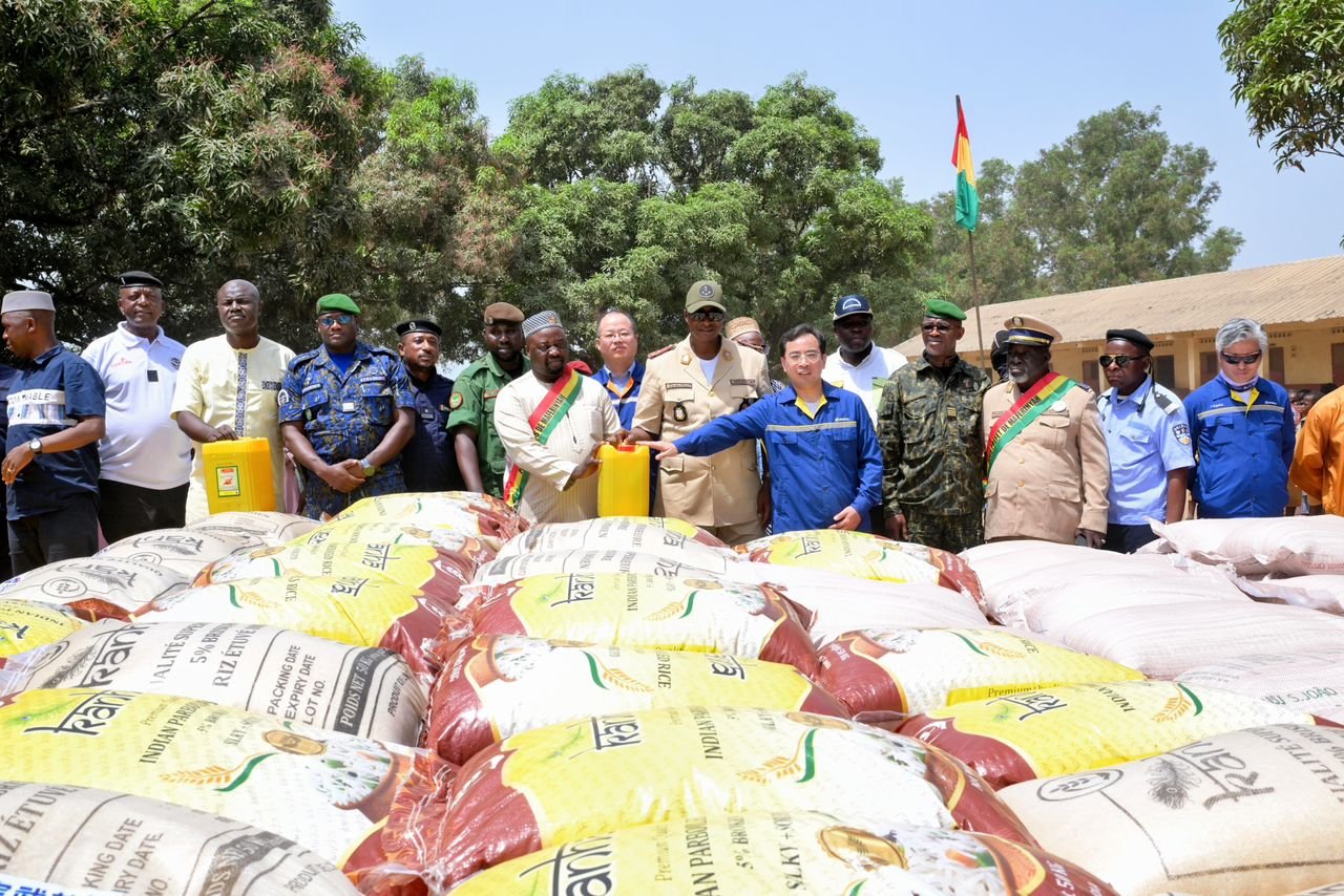 Baowu Resources West Africa s’engage aux côtés de l’école primaire Maferinya Centre II pour améliorer les conditions d’apprentissage